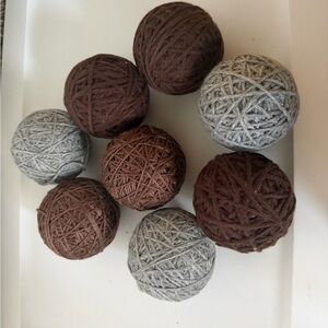 Set of Decorative Yarn Balls in Brown and Gray
